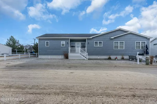 Lavallette, NJ 08735,33 E Albacore Way