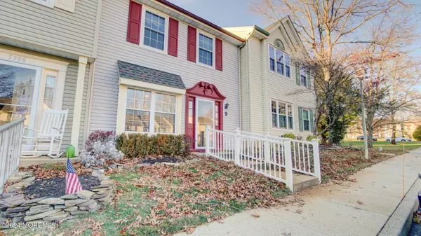 Freehold, NJ 07728,55 Kensington Court #9