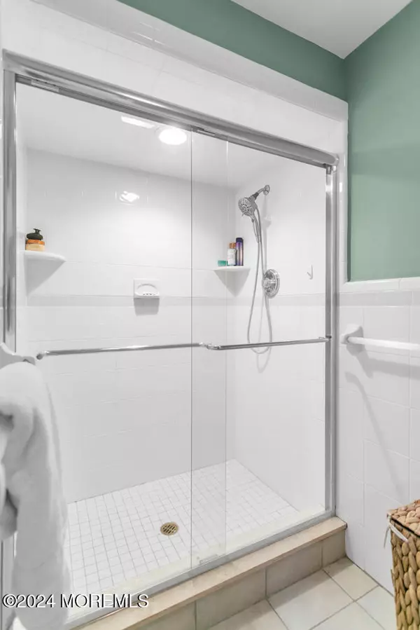 Rumson, NJ 07760,2 Brookside Drive