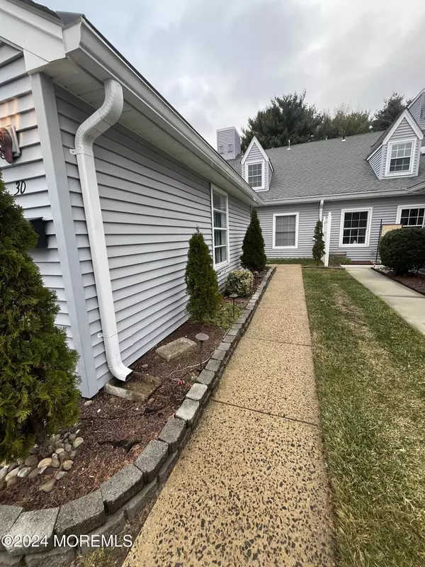 Brick, NJ 08724,30 Sutton Drive #402