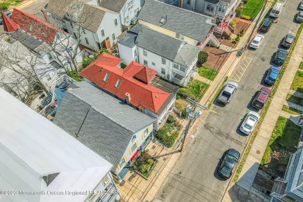 Ocean Grove, NJ 07756,31 Atlantic Avenue #1W SUMMER