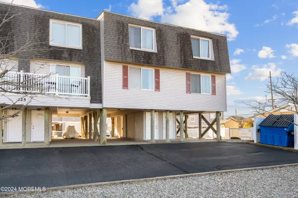 Lavallette, NJ 08735,125 Strickland Boulevard #11