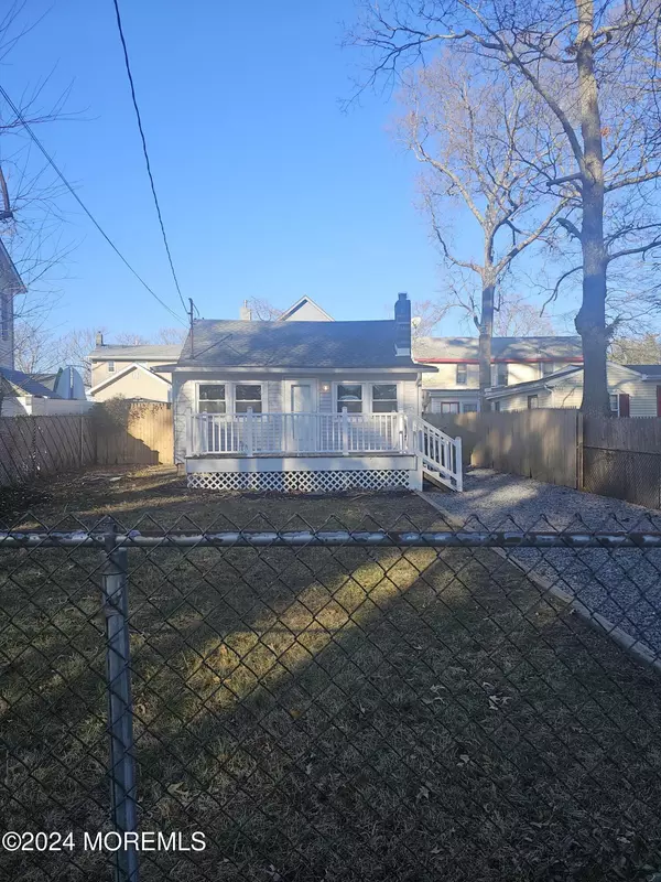 327 Anthony Avenue, Toms River, NJ 08753