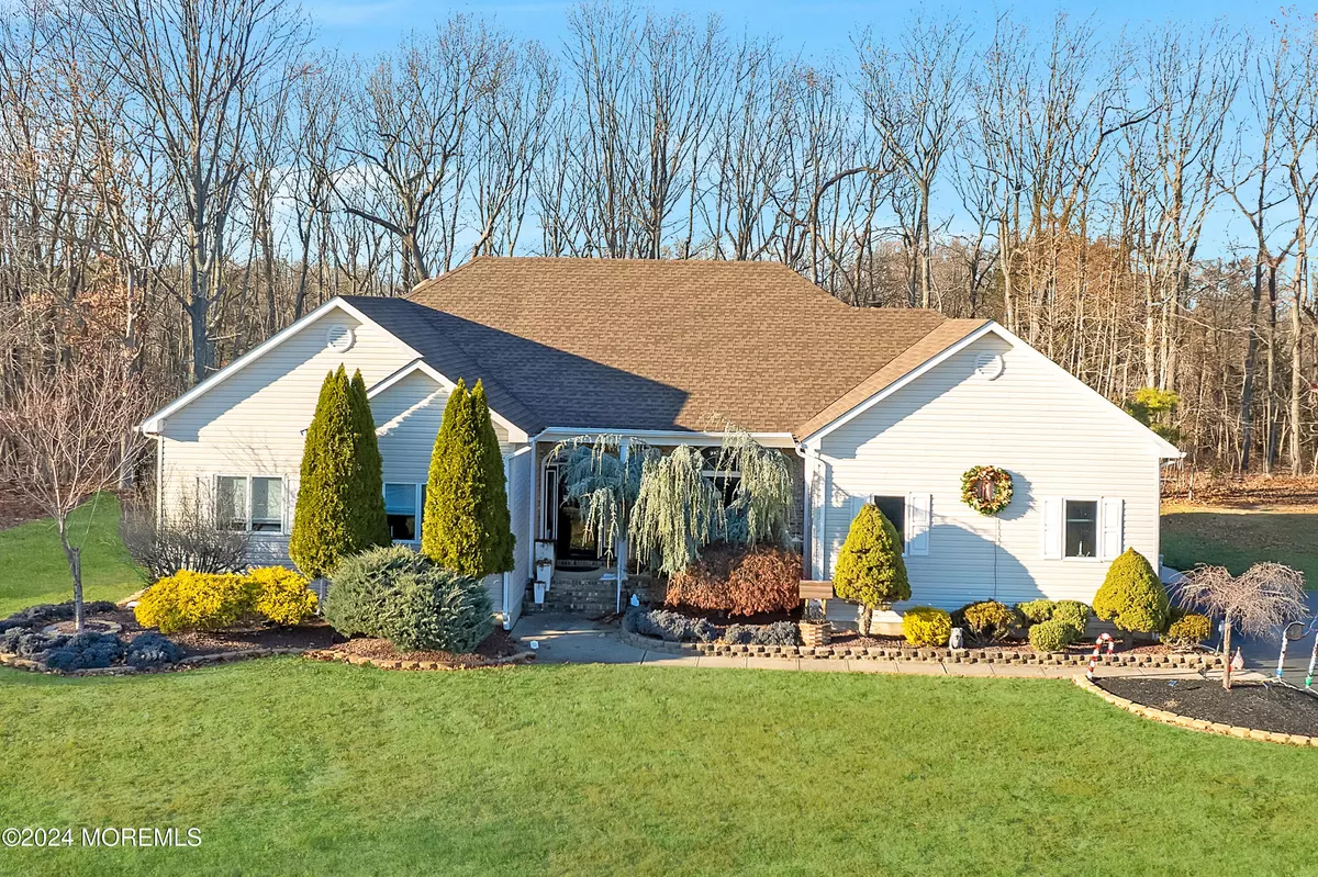 Howell, NJ 07731,10 Twin Hill Court