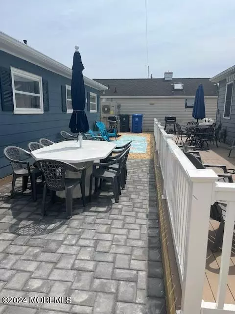 Lavallette, NJ 08735,27 E Crane Way