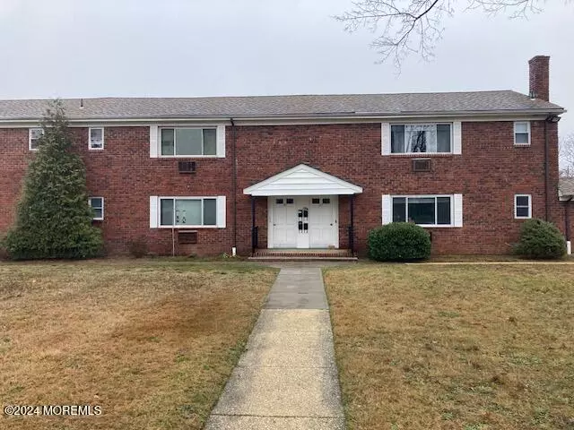 25 Laurel Place #B, Eatontown, NJ 07724