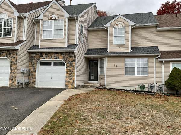 16 Iris Court, Howell, NJ 07731