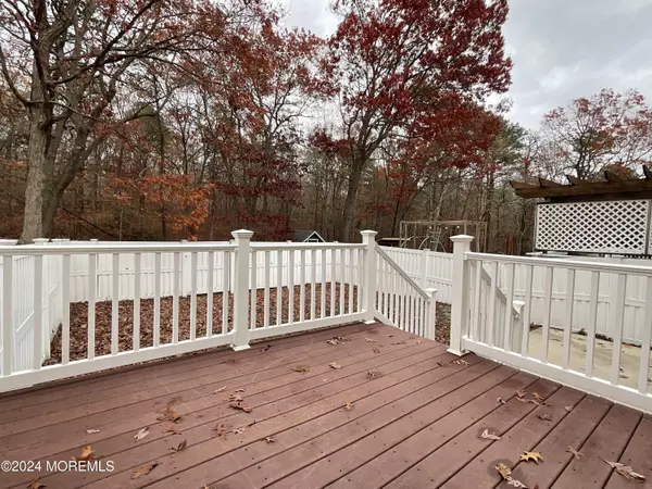 Howell, NJ 07731,16 Iris Court