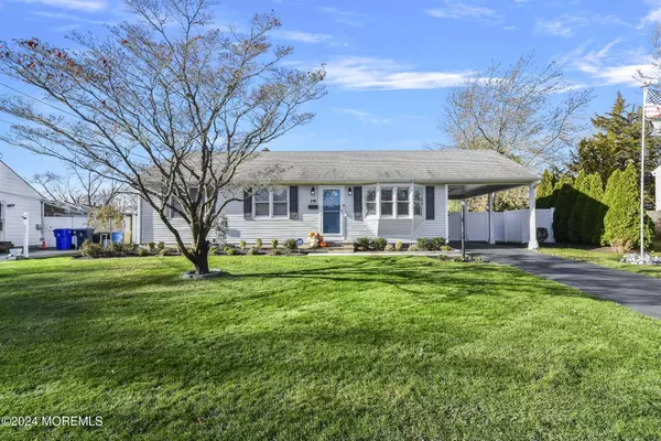 216 Wedgewood Drive, Toms River, NJ 08753