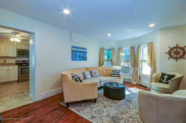 Ocean Grove, NJ 07756,75 Webb Avenue #Upper Unit-WEEKLY