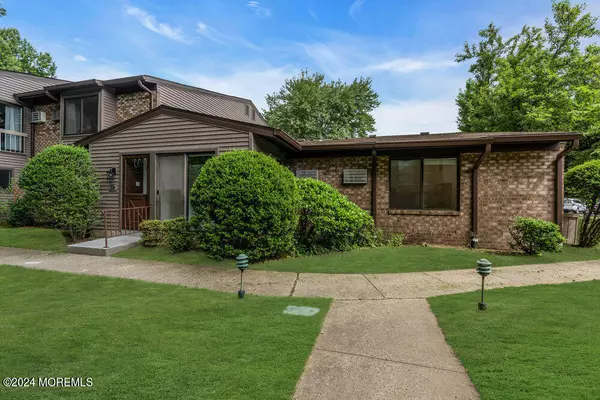 Red Bank, NJ 07701,39 Lexington Court