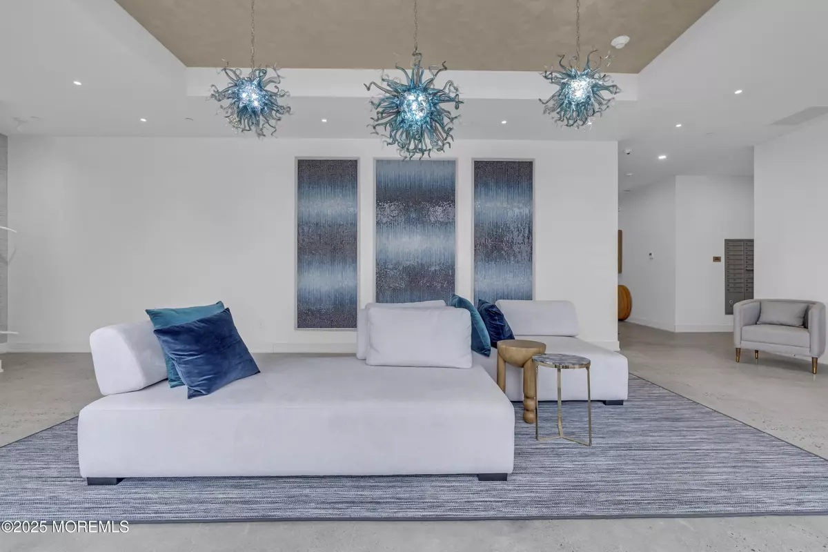 Keansburg, NJ 07734,19 Carr Avenue #414