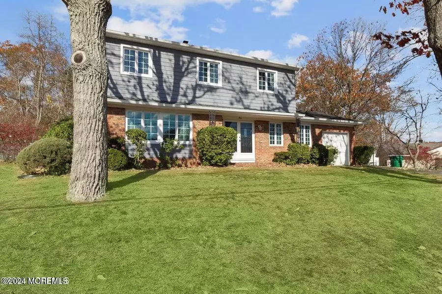 4 Lexington Road, Howell, NJ 07731