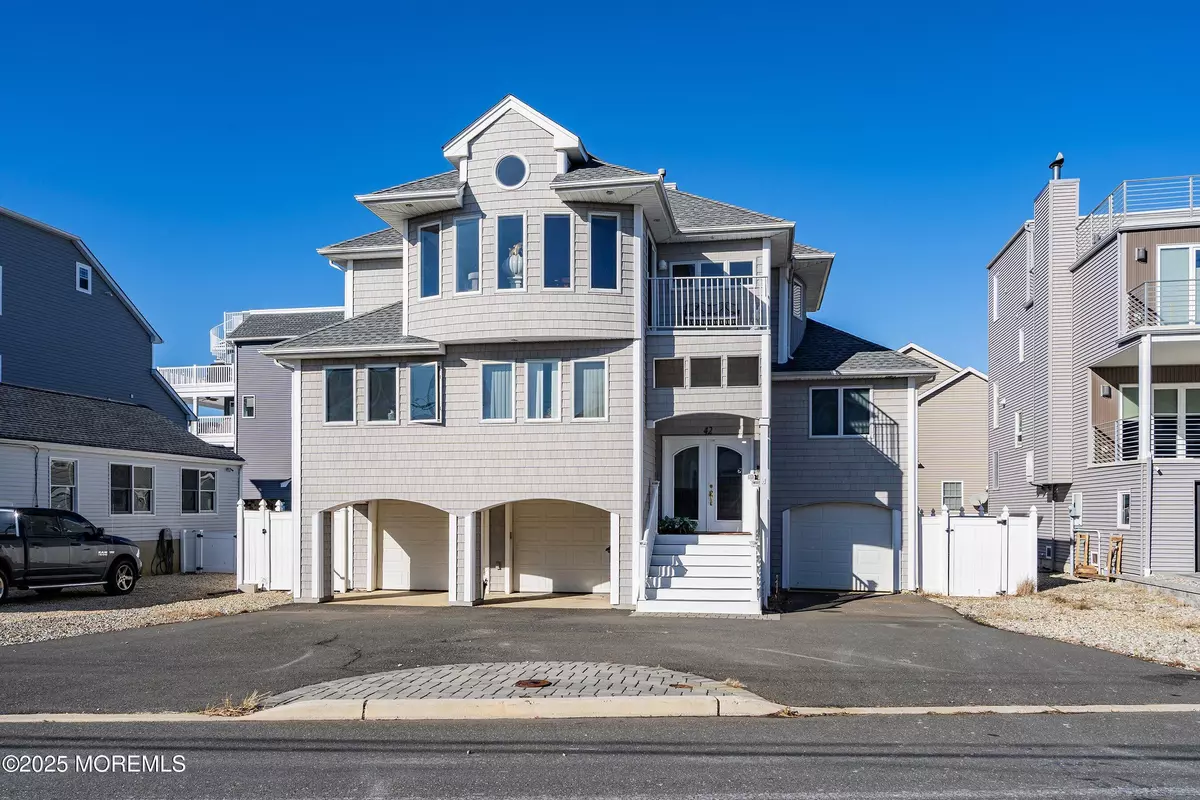 Toms River, NJ 08753,42 Bay Breeze Drive