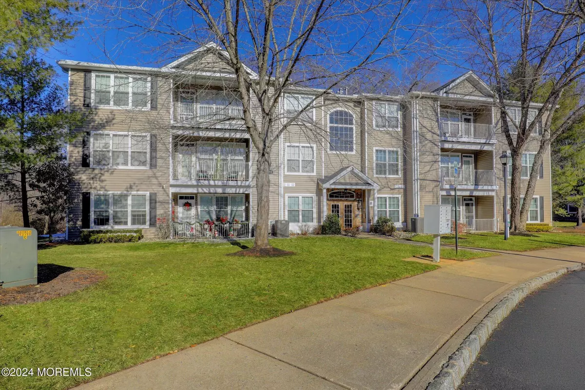 Manalapan, NJ 07726,563 Saint Andrews Place