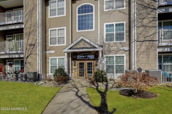 Manalapan, NJ 07726,563 Saint Andrews Place