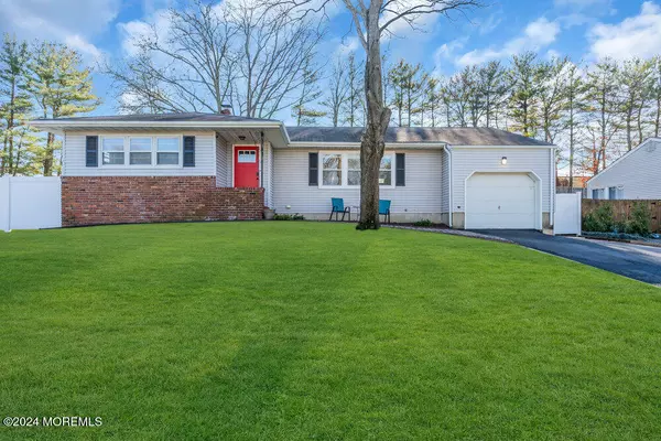 481 Kingsley Court, Toms River, NJ 08753