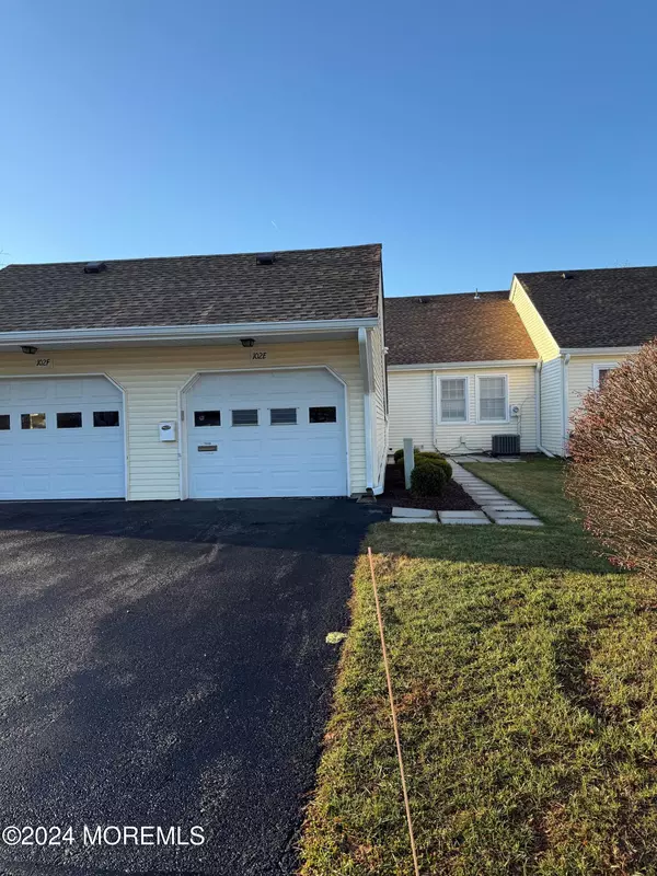 102 Broadgate Court #1000, Freehold, NJ 07728