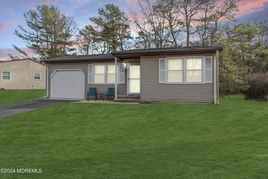 6 Longwood Drive #72, Manchester, NJ 08759
