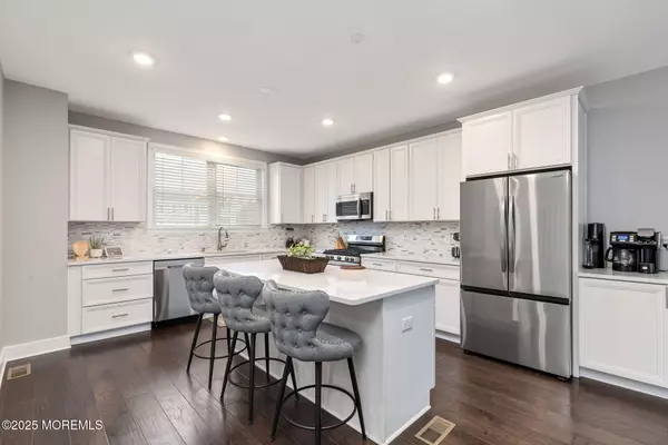 Keyport, NJ 07735,3 Raritan Cove