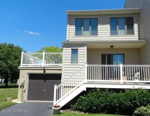 15 Meredith Court, Monmouth Beach, NJ 07750