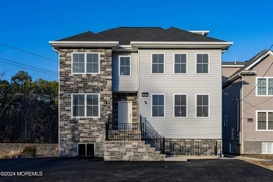 39 Manetta Place, Lakewood, NJ 08701