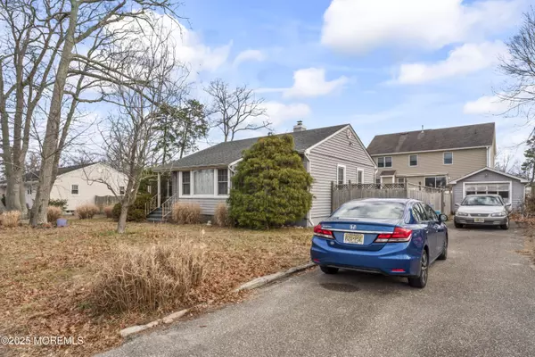 Beachwood, NJ 08722,325 Tiller Avenue