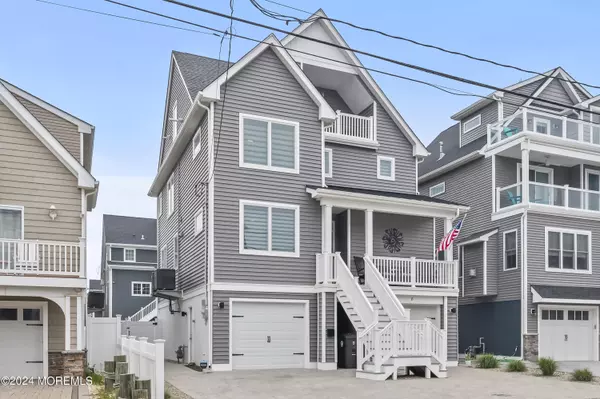 8 9th Avenue, Ortley Beach, NJ 08751