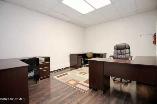 Freehold, NJ 07728,4 E Main Street #2