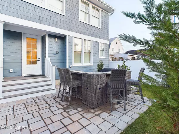 Lake Como, NJ 07719,1803 Parkway