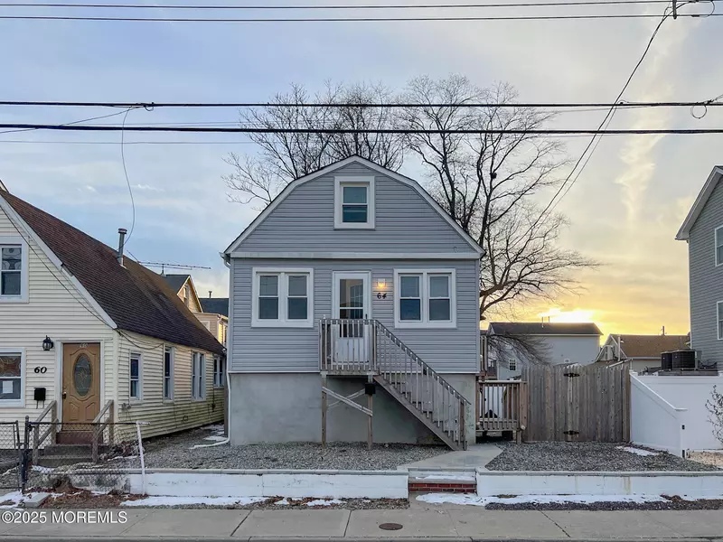 64 Center Avenue, Keansburg, NJ 07734