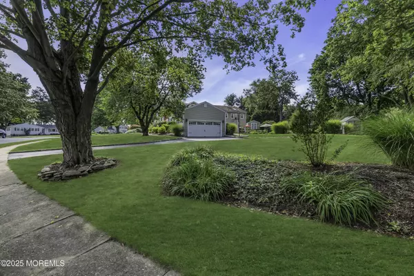 Red Bank, NJ 07701,6 Ivy Hill Road