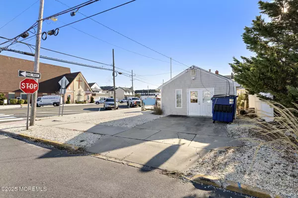 Lavallette, NJ 08735,1800 Central Avenue