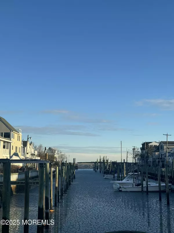 Highlands, NJ 07732,11 Cheerful Place