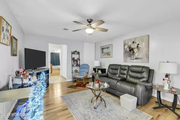 Lakewood, NJ 08701,720 Buckingham Drive