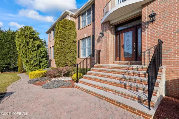 Morganville, NJ 07751,325 Autumn Hill Drive