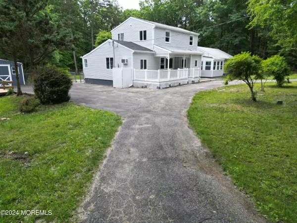 Jackson, NJ 08527,533 Oak Tree Lane