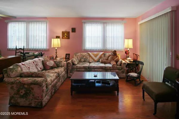 Whiting, NJ 08759,3 Valley Court