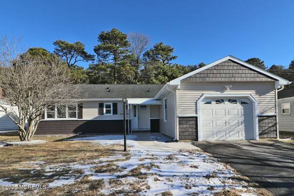 155 Cabrillo Boulevard, Toms River, NJ 08757