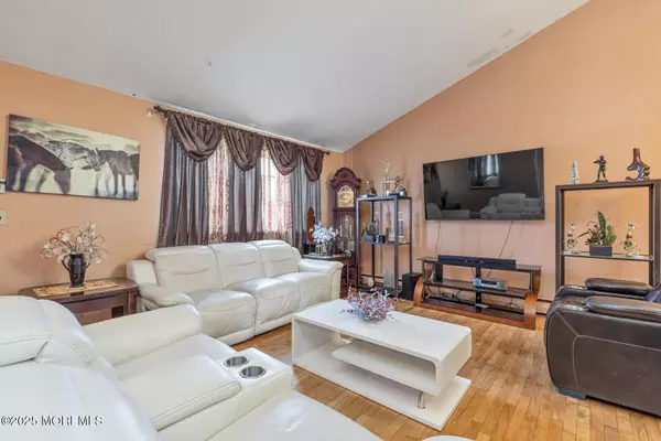 Parlin, NJ 08859,31 Florence Drive