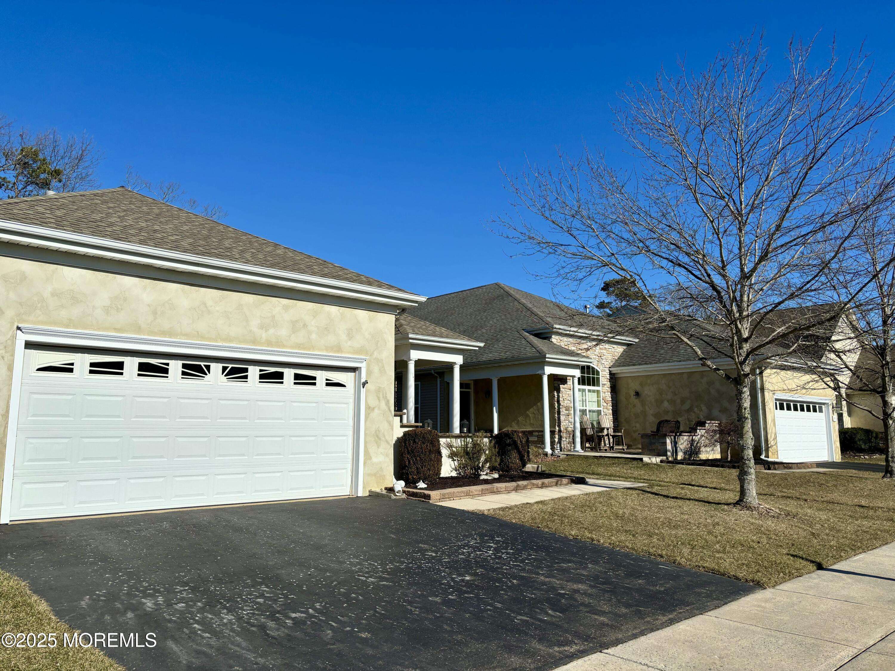 Barnegat, NJ 08005,7 Vineyard Way