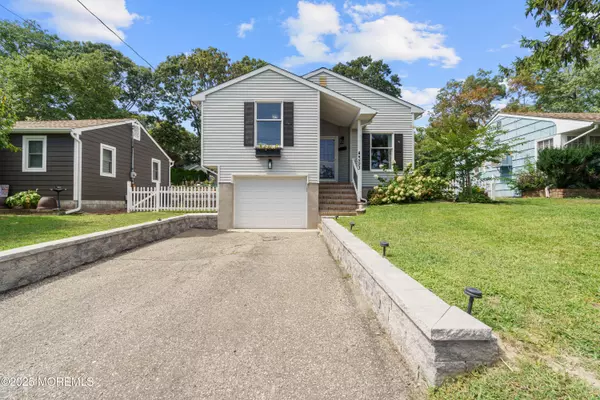 523 Hillside Avenue,  Point Pleasant,  NJ 08742