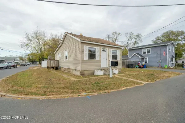 53 Frederick Place, Keansburg, NJ 07734