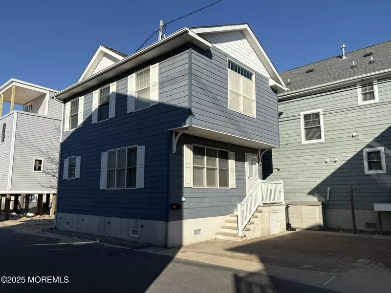 30 E Bay Way, Lavallette, NJ 08735