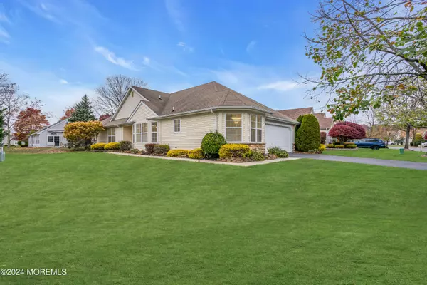 Lakewood, NJ 08701,12 Valley Stream Lane