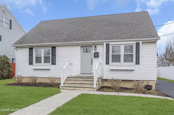 Manasquan, NJ 08736,34 Gertrude Place