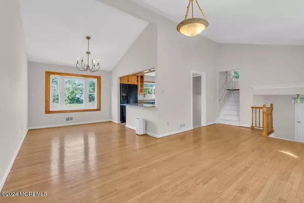 East Brunswick, NJ 08816,17 Norton Road