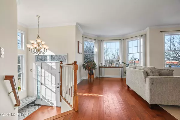 South Amboy, NJ 08879,93 S Shore Drive