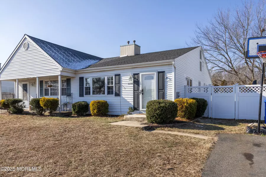 3290 Mystic Port Place, Toms River, NJ 08753