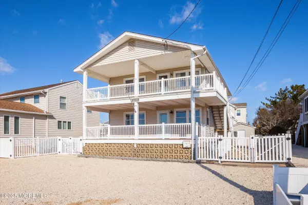Surf City, NJ 08008,327 N 1st Street